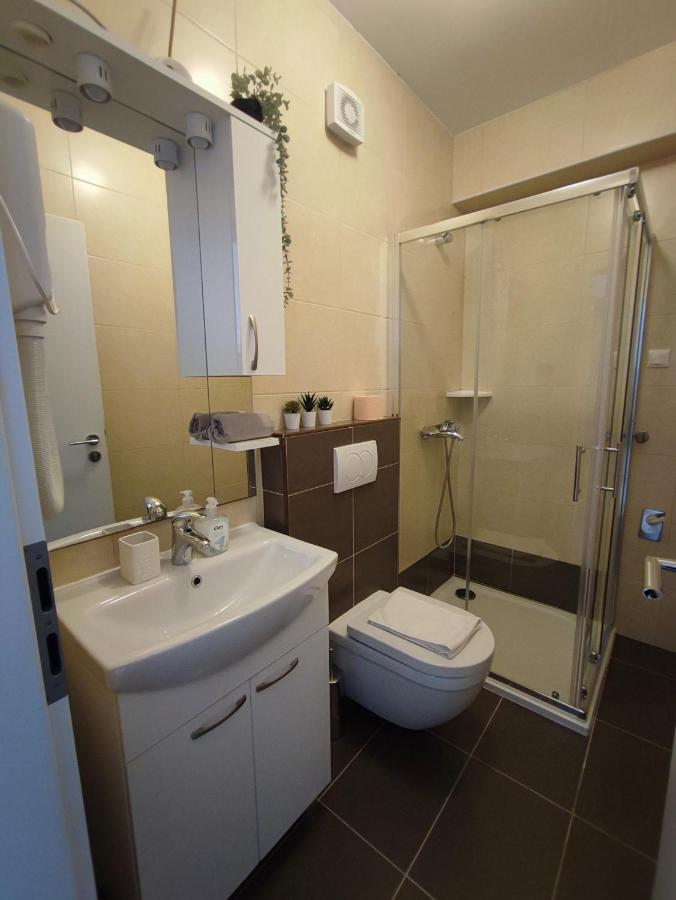 Apartmani Plaza Selce Zimmer foto